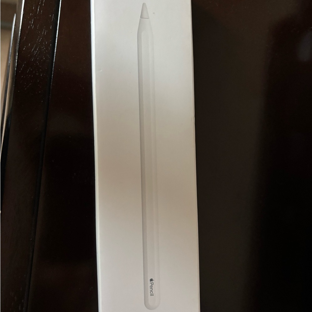 Apple Pencil - Sleek White Design